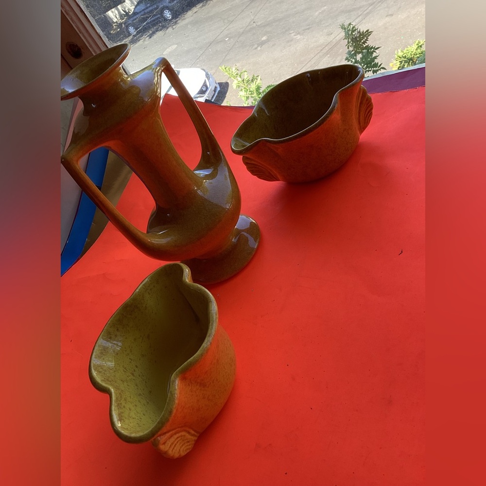 Vintage vase with handles  & bowls